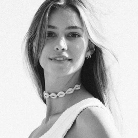 Natural Cowrie Sea Shell Choker Layering Necklace - Picture 7 of 7